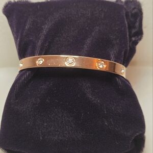 Elegant Gold Bracelet with Crystals